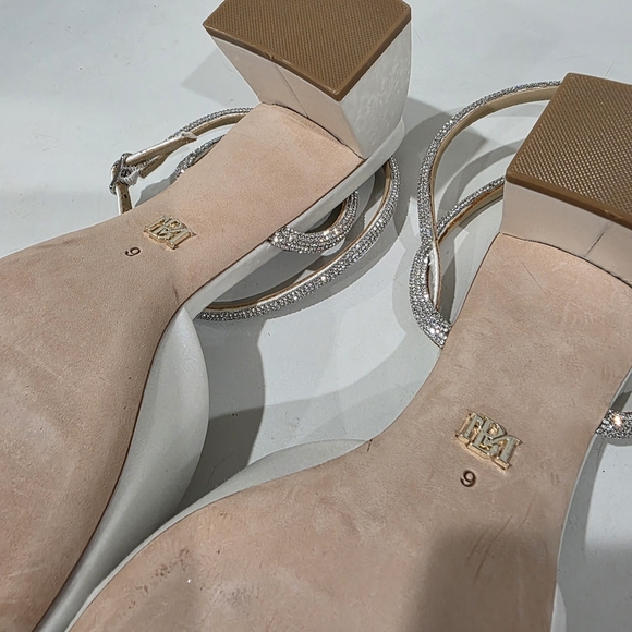 New Badgley Mischka Infinity Satin Block Heels - Picture 9 of 9